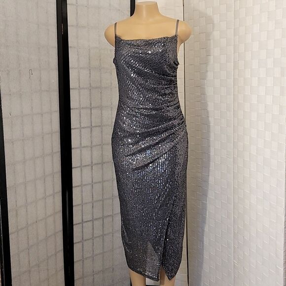 BRAND NEW LAUNDRY by SHELLI SEGAL CROWL NECK SLEEVELESS SEQUIN DRESS - Picture 2 of 16
